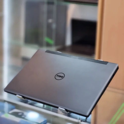 LATITUDE 7380 M5 6EME 8G 256SSD 13.3" FHD