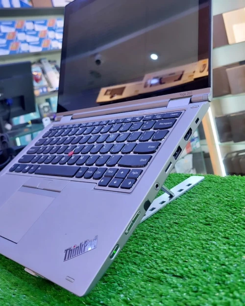 THINKPAD YOGA 260 i7 6EME 8G 256SSD 12.5'' FHD TACTILE ROTATIF 360 