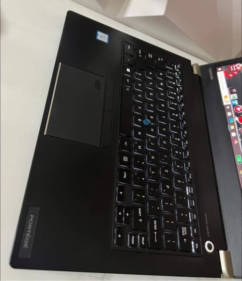 TOSHIBA X40-D i5-7300U 8g/256 fhd tactile SLiM 