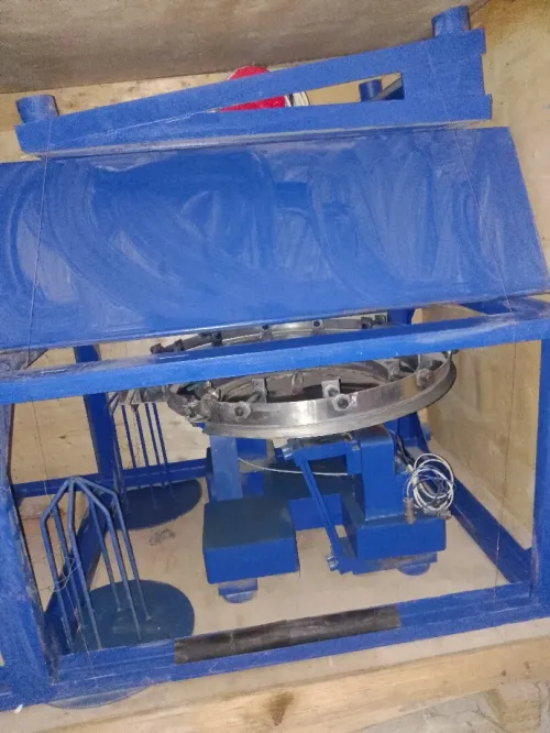 Machine à fabriquer les clous en rouleau 