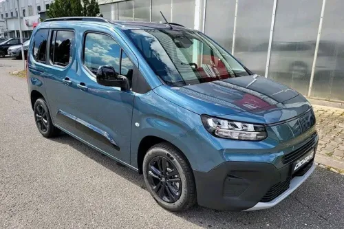 LOCATION DOBLO PANORAMA Vitrè POUR SOCIÉTÉ كراء دوبلر بانوراما