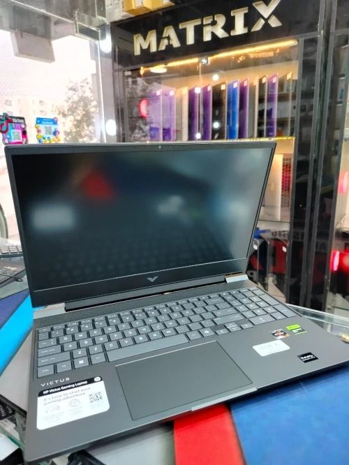 Laptop hp victus cacheté non utilisé