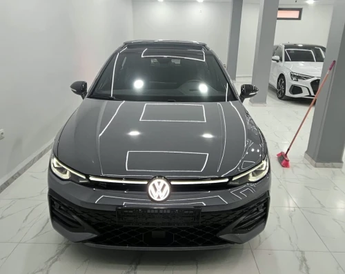 Volkswagen Golf 8 2025 R-Line