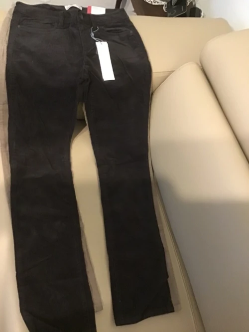 Jeans velours élastique marque ESPRIT prix 1 jean 3000 DA et 2 jeans 5500 DA
