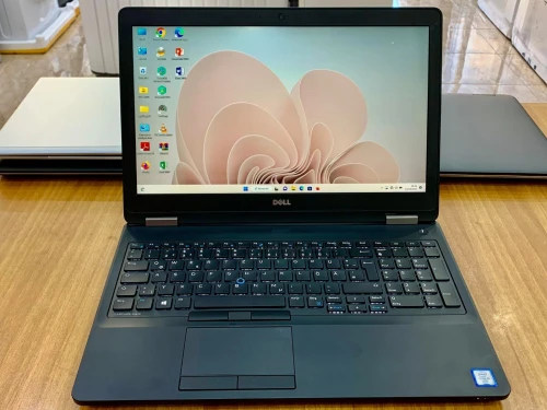 DELL LATITUDE 5580 / INTEL I5 7EME / 8 G / 256 / 15.6 FHD