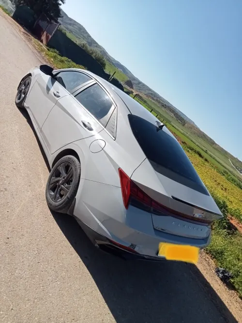 Hyundai Elantra 2021 