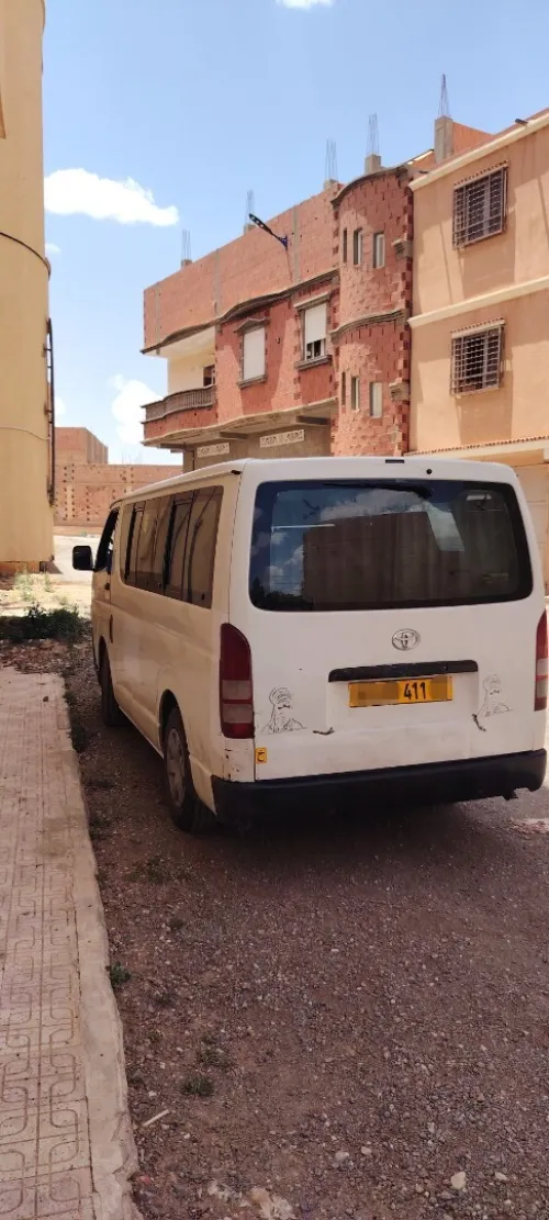 Toyota Hiace 2011 