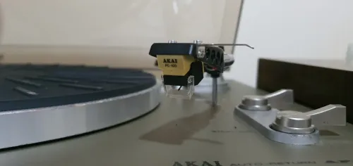 chaine hifi AKAI 2450 avec bluetooth