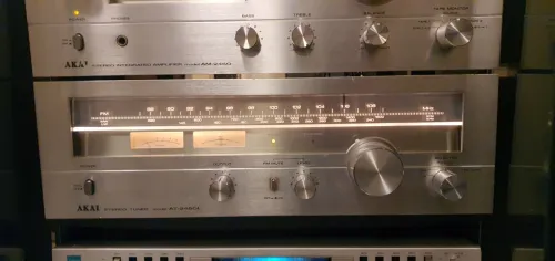 chaine hifi AKAI avec bluetooth