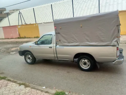 Nissan Pickup 2011 Pickup