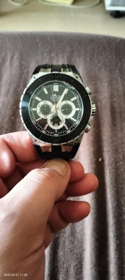 Montre Lotus