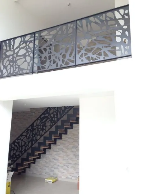 Garde de corps rampes d'escaliers cloture métallique 
