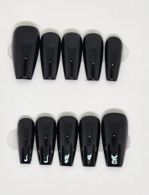 Press on nails اظافر الصلاة