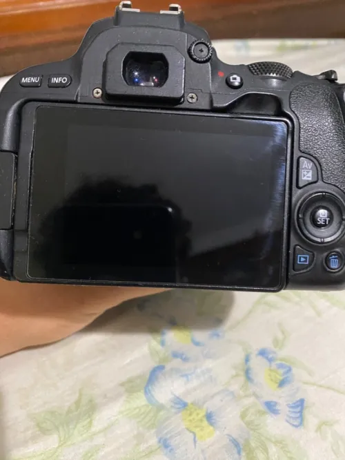 Canon 200D