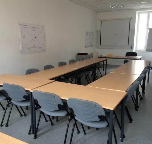 كراء قاعة تدريب - اجتماع  مجهزة بالكامل    Location de salle de formation -réunion