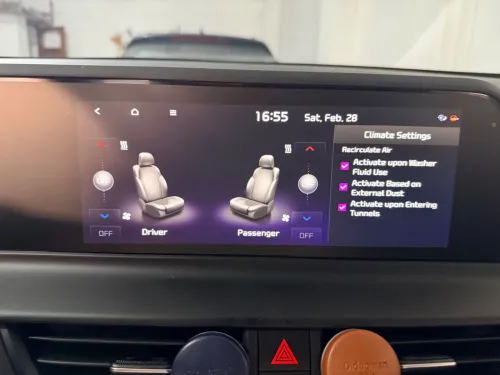 Kia Seltos 2025 Premium + package