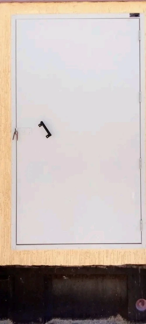 Kit Porte pour les posted prèfabriquèes en baton 