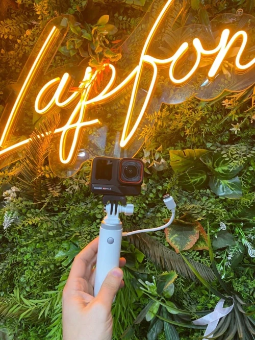 INSTA360 ACER 2 PRO + SUPPORT