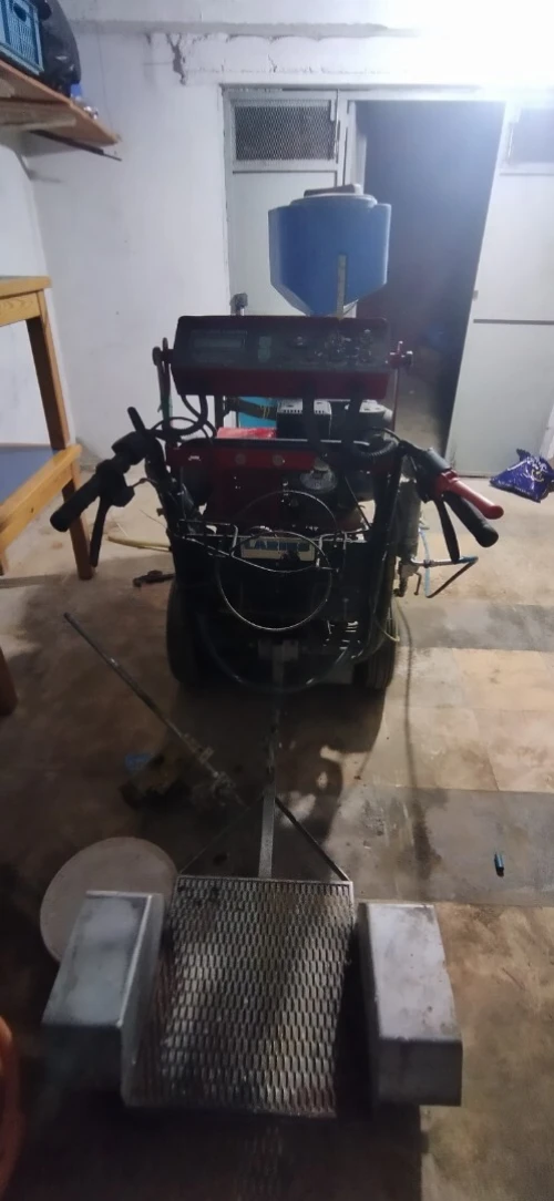 Machine pour tout type de peinture