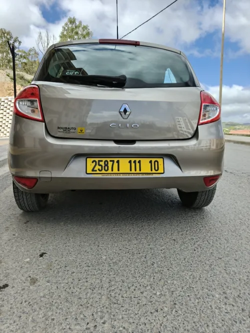 Renault Clio 3 2011 Night and Day