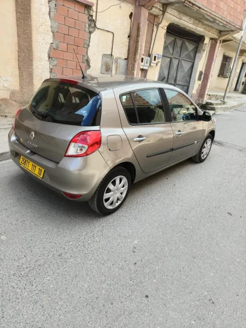 Renault Clio 3 2011 Night and Day