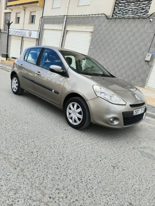 Renault Clio 3 2011 Night and Day