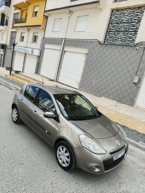 Renault Clio 3 2011 Night and Day