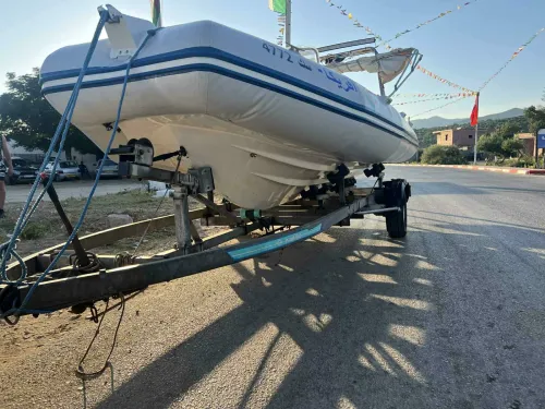 Bateaux rigide