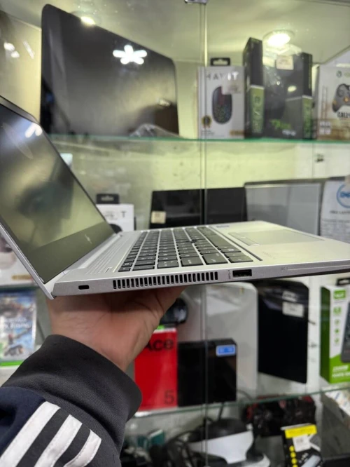 Pc hp elitbook i5 8 eme generation 14 pouce