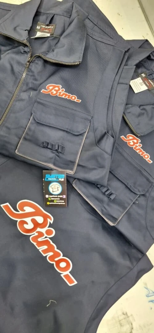 tenue de travail avec personnalisés avec logo