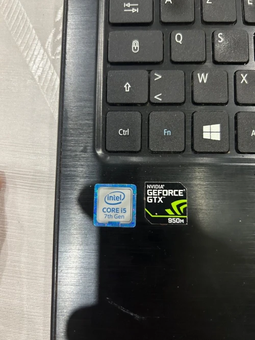Pc portable double gpu i5 7th gtx950m