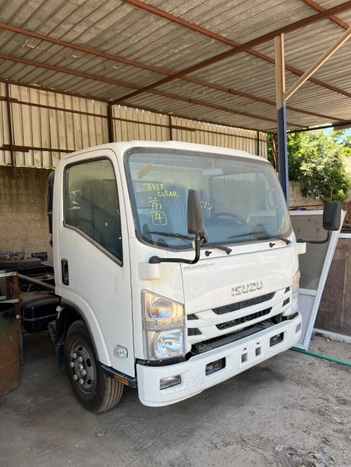 Isuzu Npr 2025