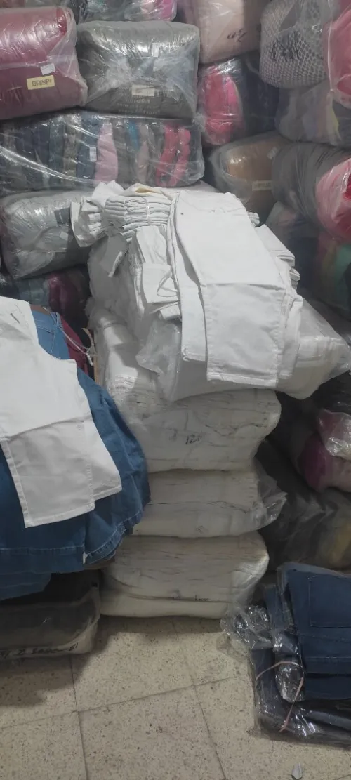 Lot lots de Pantalon jeans femme لو سروال جينز نساء 