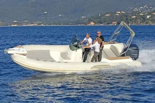 Bateau semi rigide 