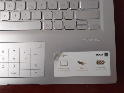 ASUS 