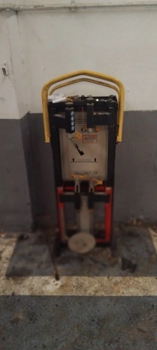 Machine de pansage lustrage du béton marbrée carlage