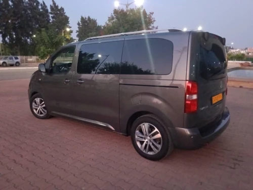 Peugeot Expert 2019 TRAVELLER