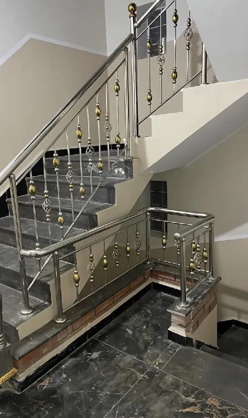 Rampes de l'escalier 
