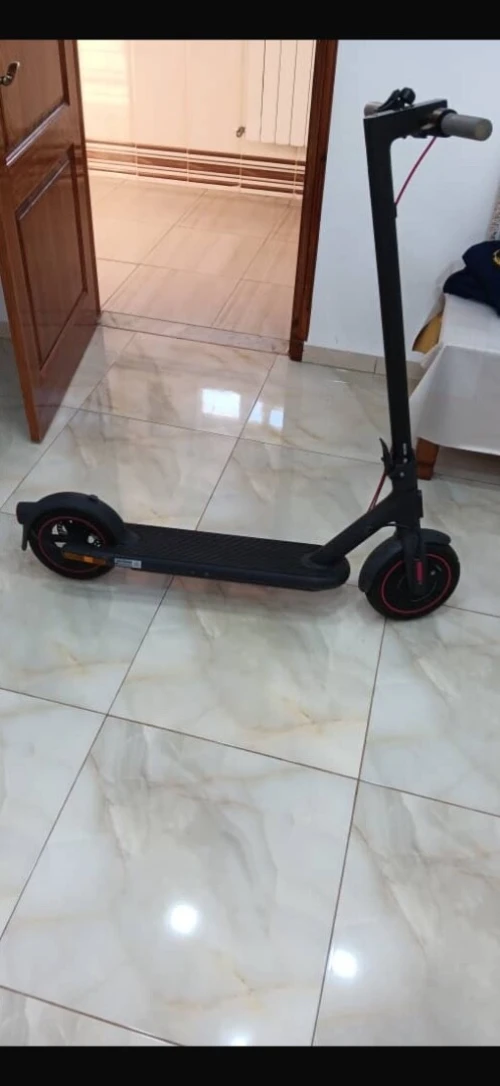 Trottinette électrique, Xiaomi 4 pro