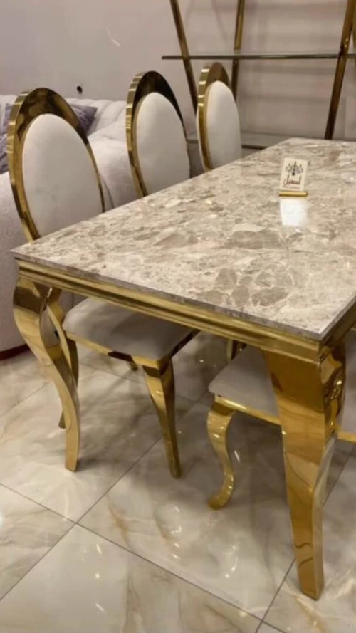 Table de salons à mangé