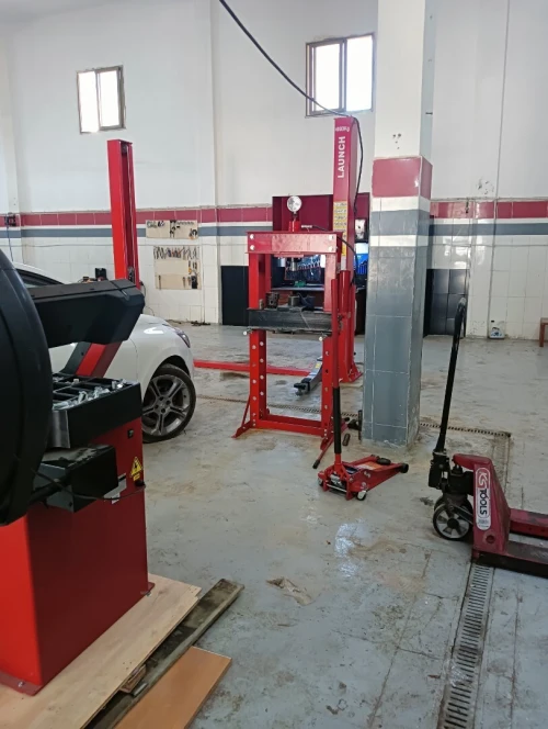 Clinique auto توفر لكم مكانيك عامة لسياراتكم