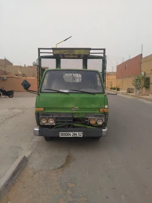 Toyota DYNA PLATOU 1984