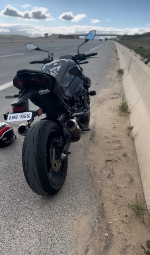 كاوازاكي Z900 2025