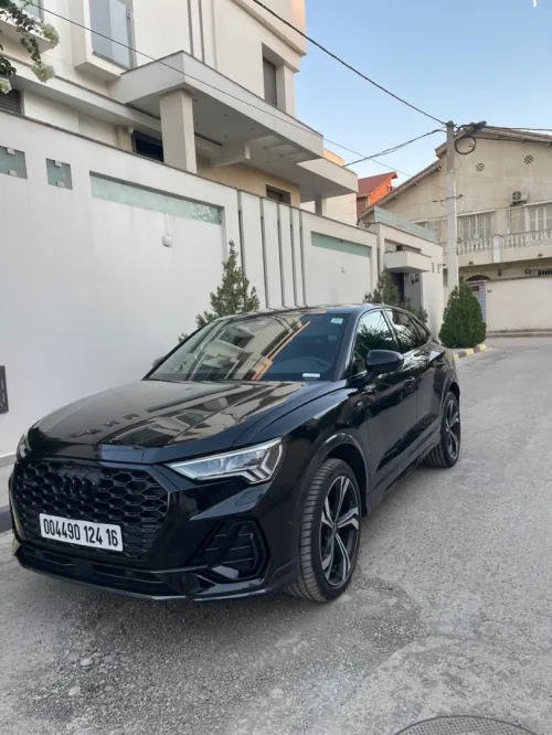Audi Q3 2024 S line black full options