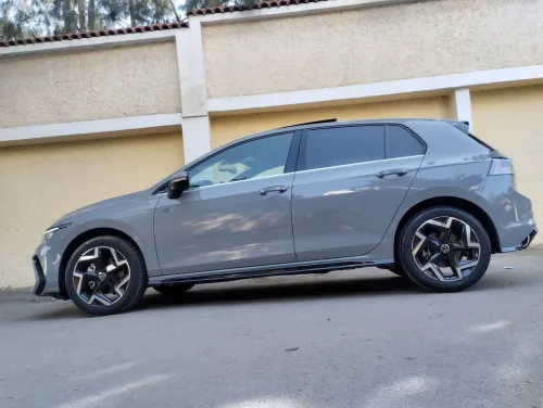 Volkswagen Golf 8 2025 R
