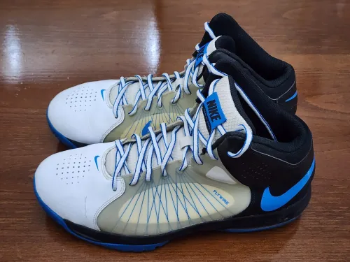 حذاء لكرة السلة Basketball shoe