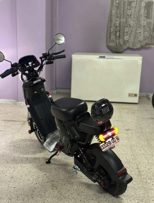 NIU SCOOTER France 2025