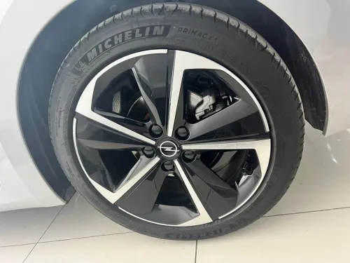 Opel Astra 2025 Js laine