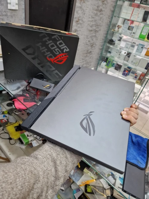 Asus ROG R7 RTX 3050ti