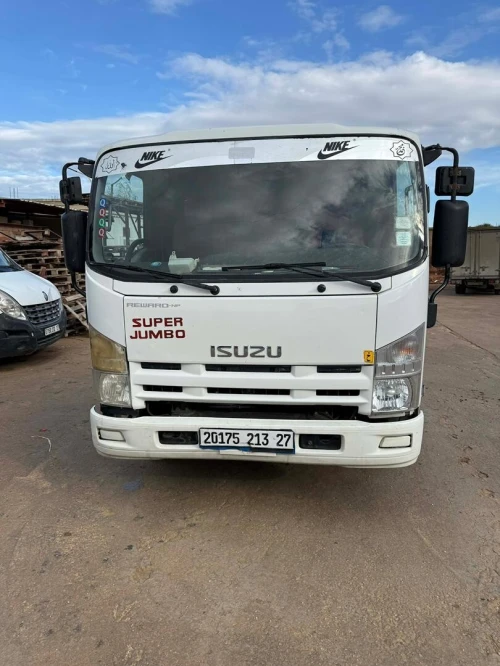 Isuzu Super jumbo 2013